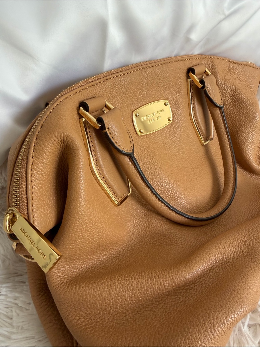 NWT Michael Kors Vanessa Medium Leather Satchel Bag Suntan - Picture 2 of 7